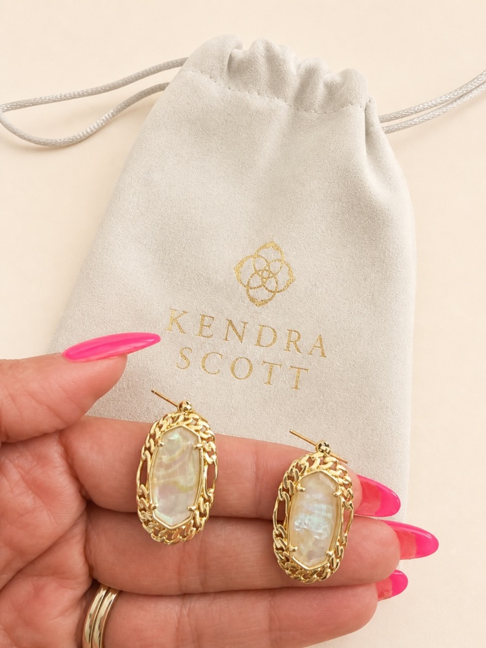 Kendra Scott Gold Oval Chain-Trim Mother of Pearl Earrings